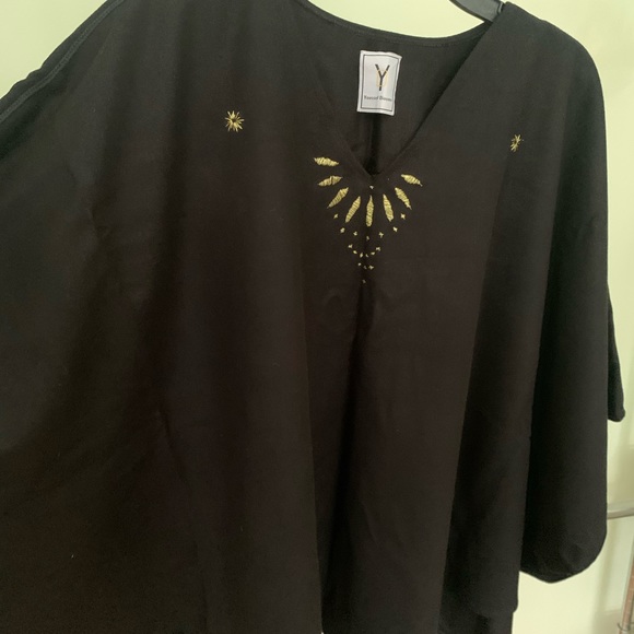 Poncho - Picture 2 of 3